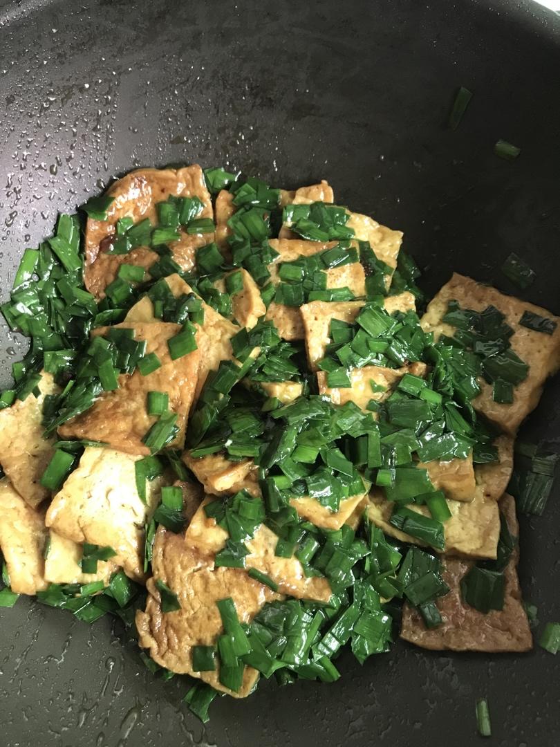 家常韭菜豆腐