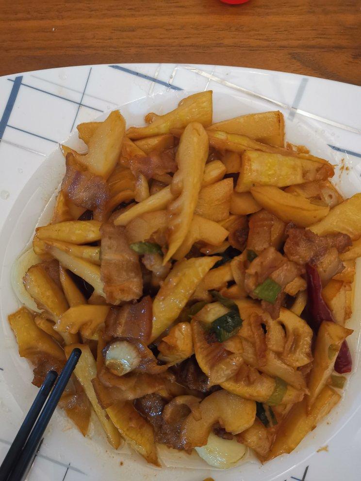 肉香笋鲜的春笋炒五花肉