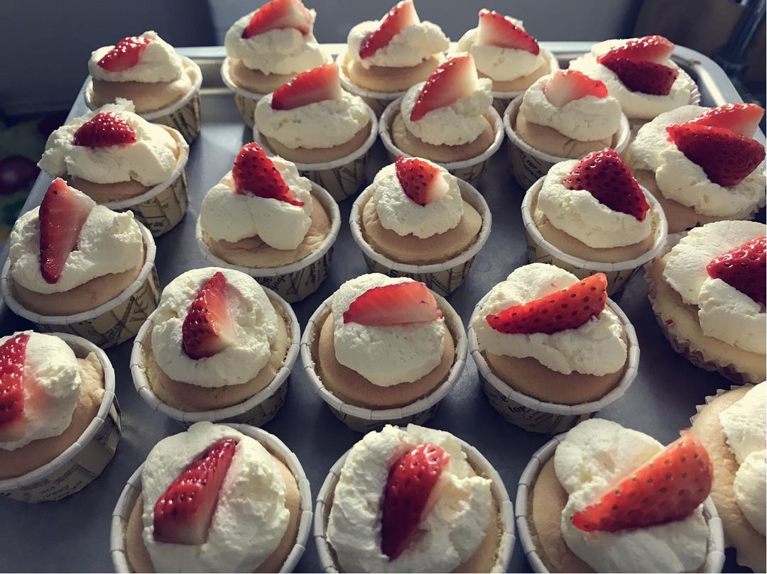 戚风小纸杯蛋糕