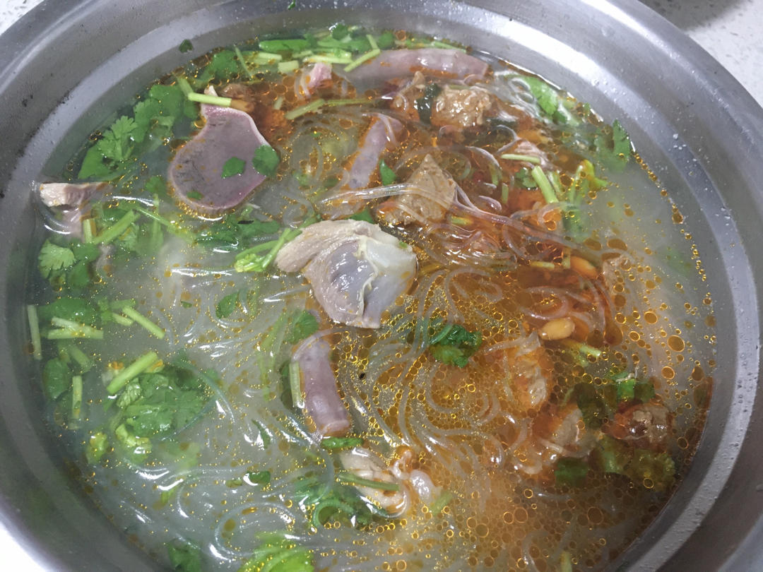 油豆腐細粉湯 小六子_做的油豆腐細粉湯老鴨粉絲