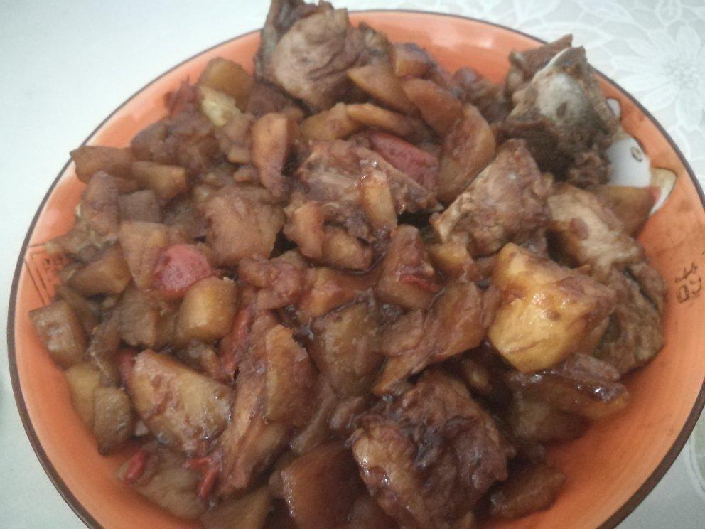 【电饭煲土豆焖排骨】