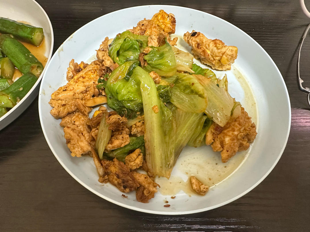 生菜炒鸡蛋很下饭🌶️