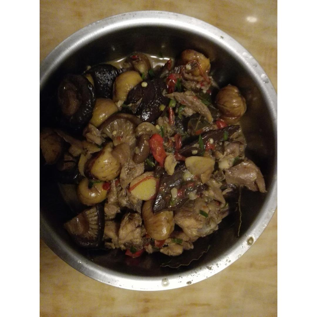 香菇板栗焖鸡