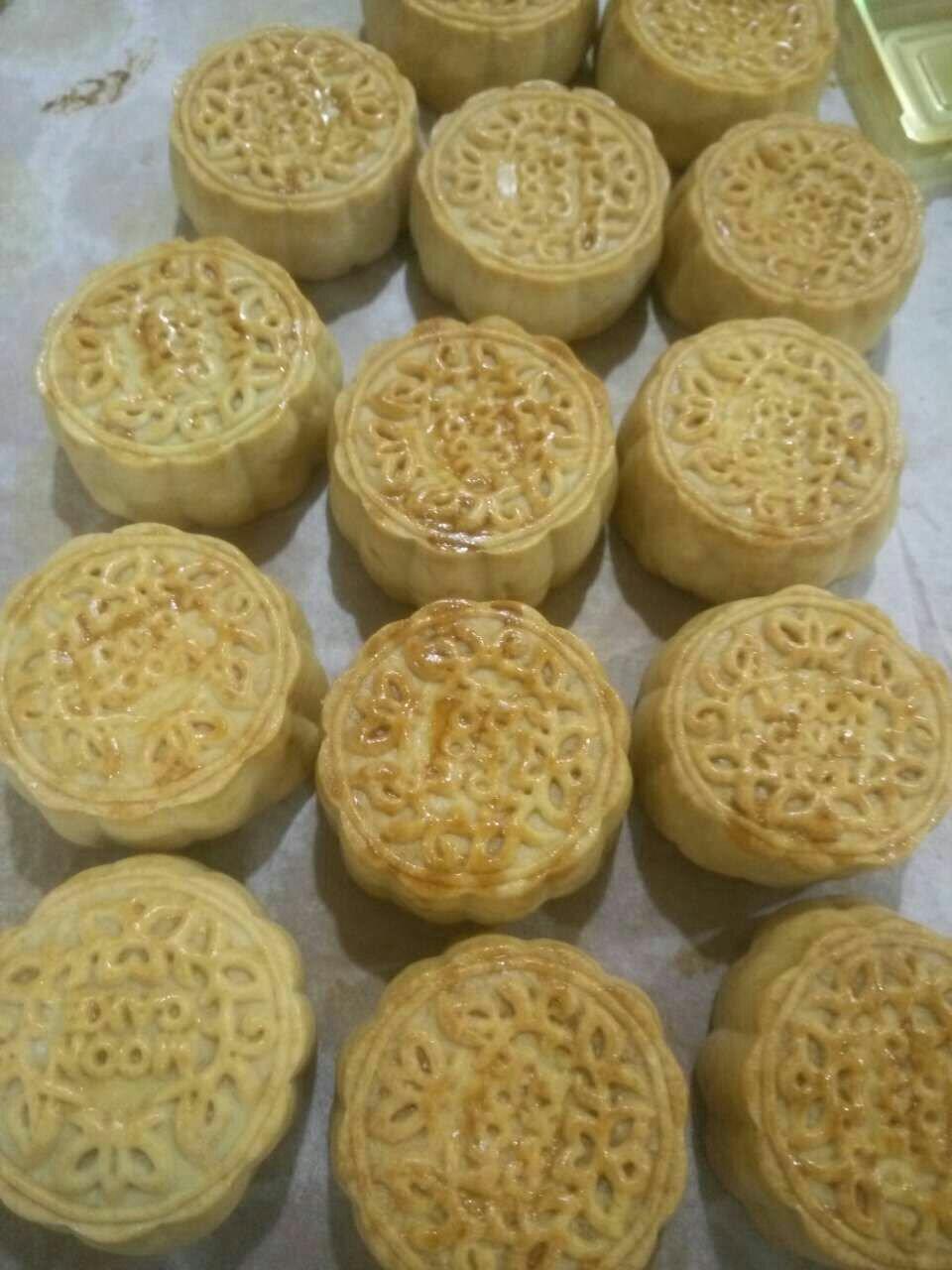 广式月饼—蛋黄莲蓉月饼
