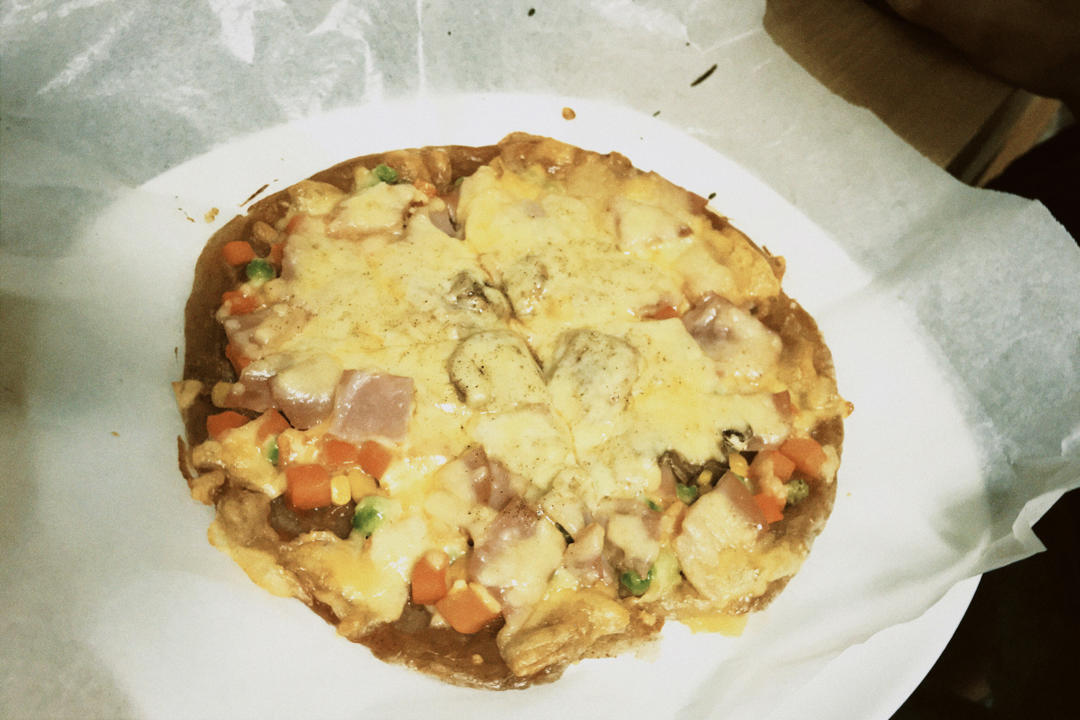 薄底手抓饼披萨