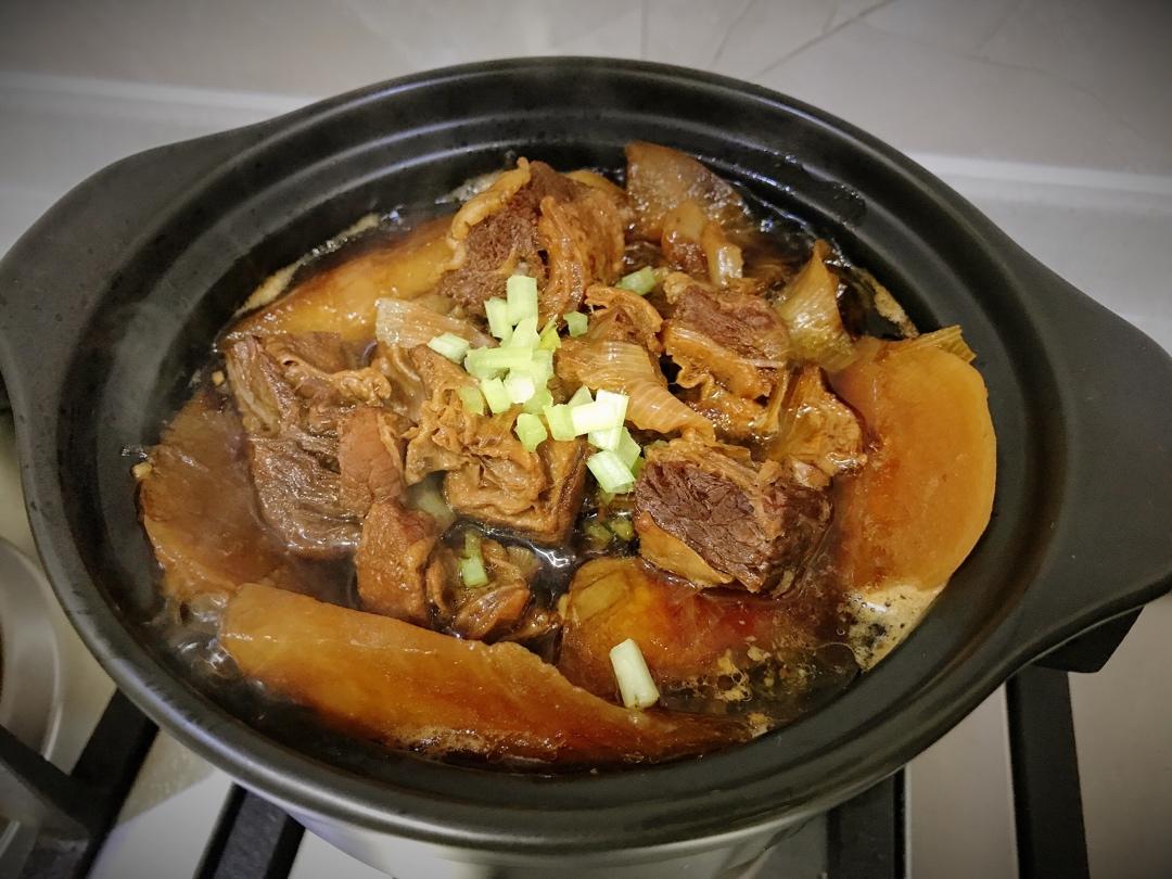 萝卜牛腩煲