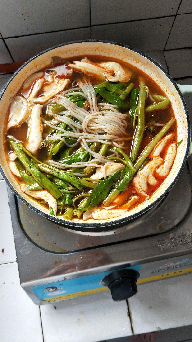 蒜蓉烤海鲜小杂烩【8月北鼎珐琅铸铁锅食谱】