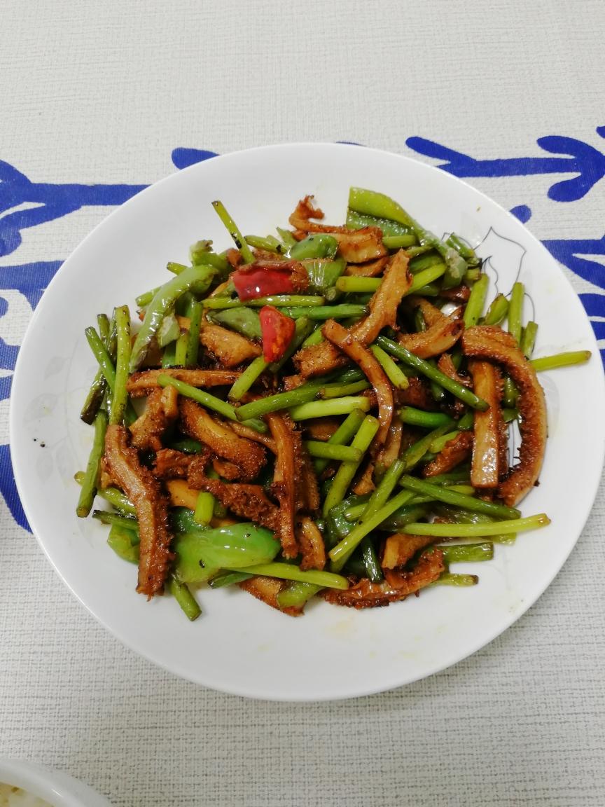 蒜苔炒毛肚的做法