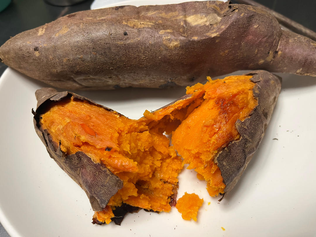 【糯唧唧的烤红薯】糖油四溢皮肉分离外糯里嫩吸溜着吃！
