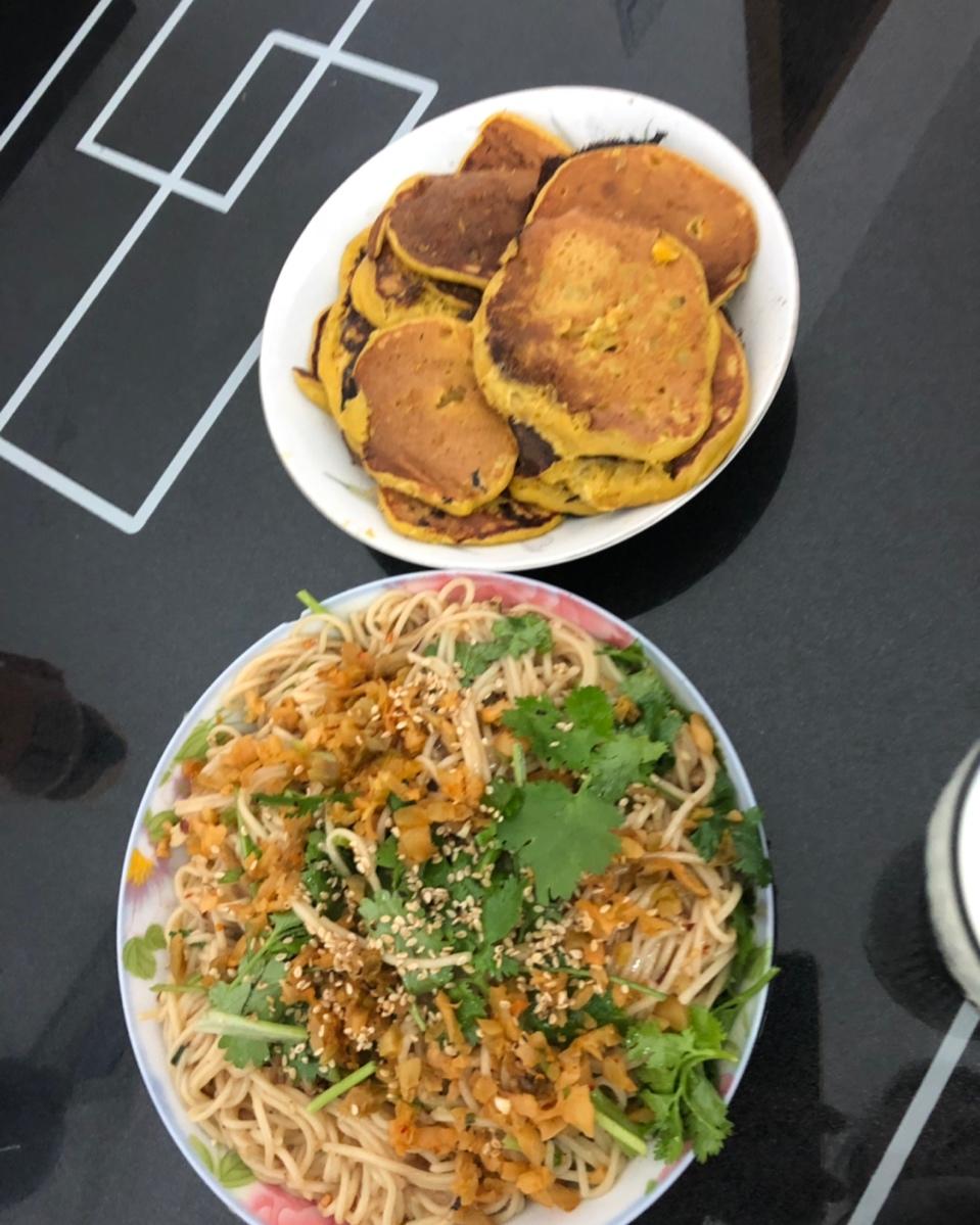 超简单的酸辣凉拌面