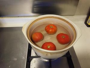 番茄豆腐鲜菇汤的做法 步骤1