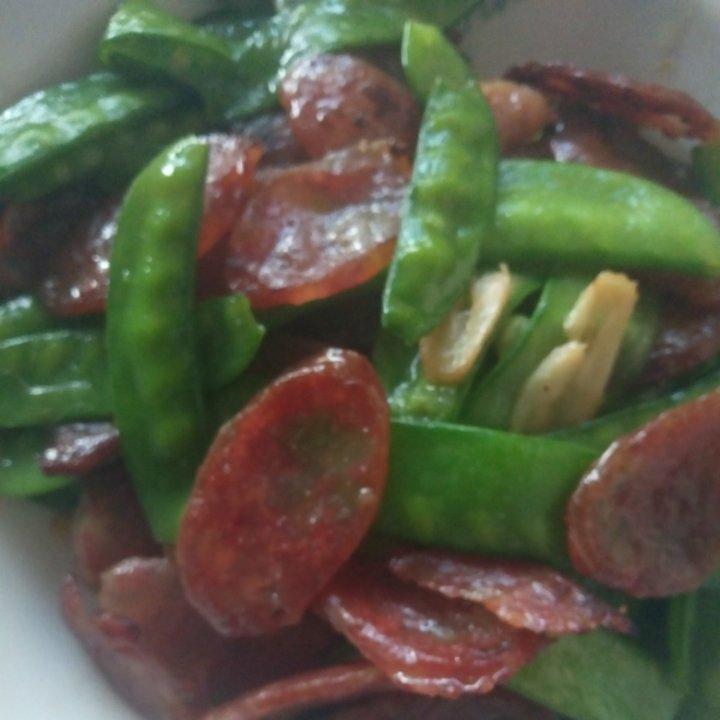 腊肠炒荷兰豆