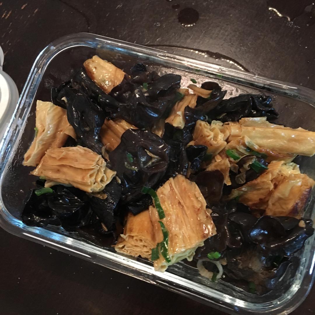 腐竹木耳黄瓜炒