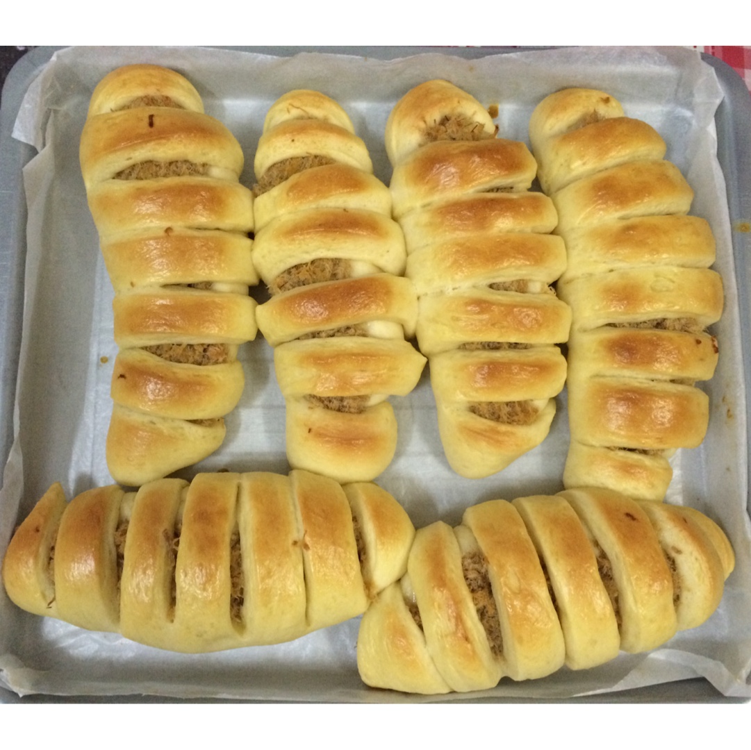 毛毛虫肉松面包