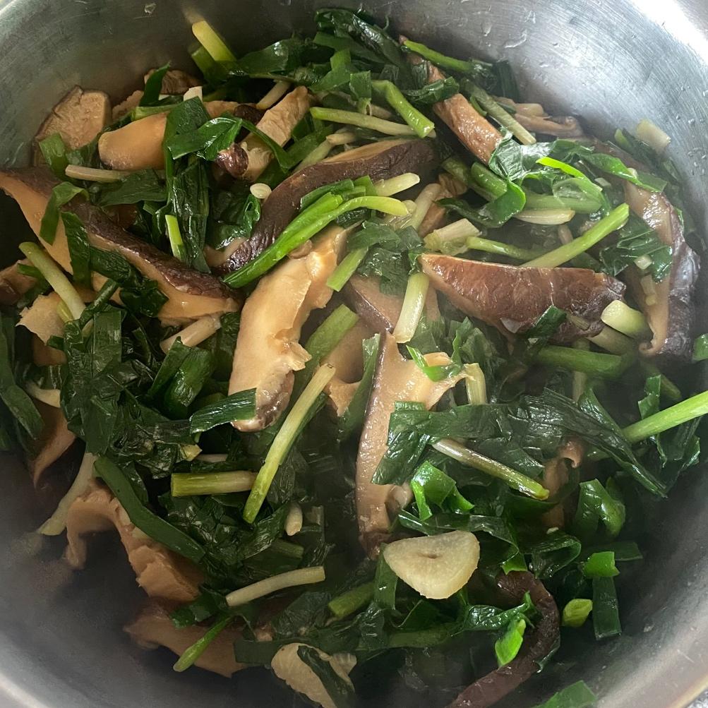蘑菇炒韭菜