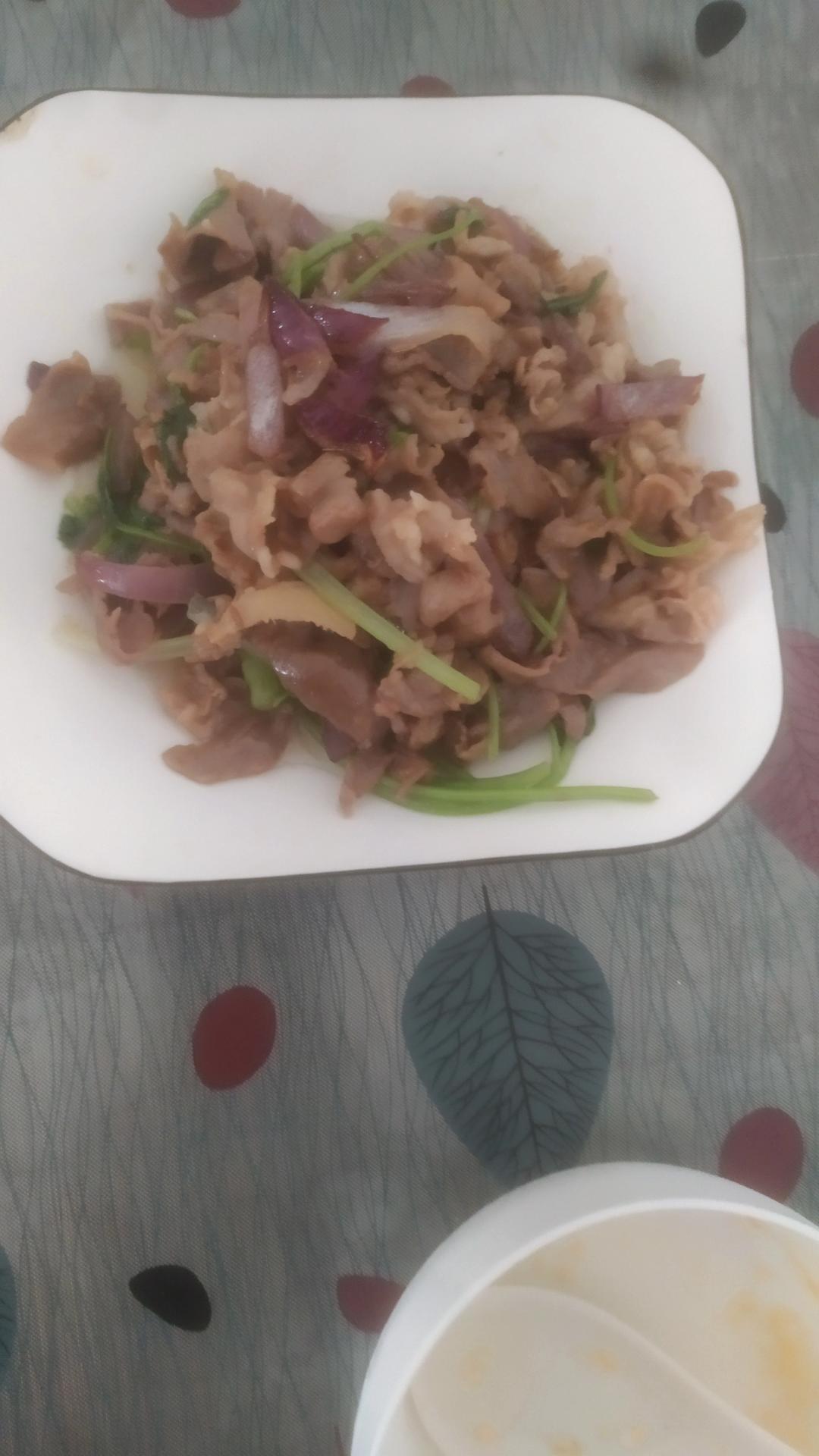 家常孜然洋葱炒羊肉