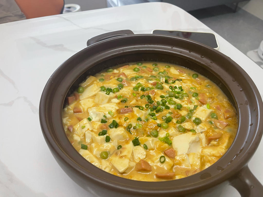 营养又鲜香的咸蛋黄豆腐煲