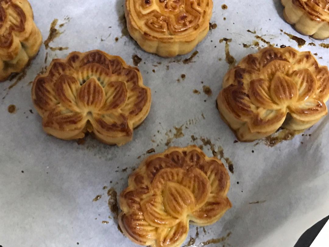 广式月饼—蛋黄莲蓉月饼