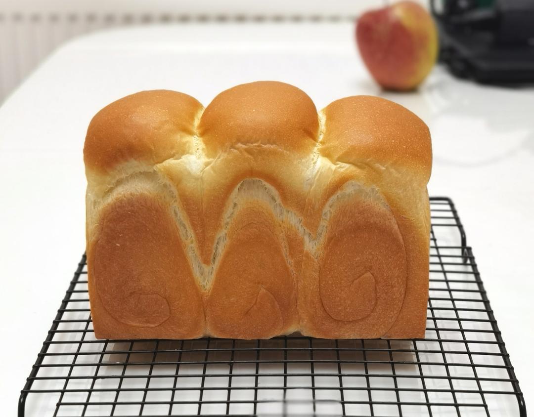 炼乳淡奶油吐司