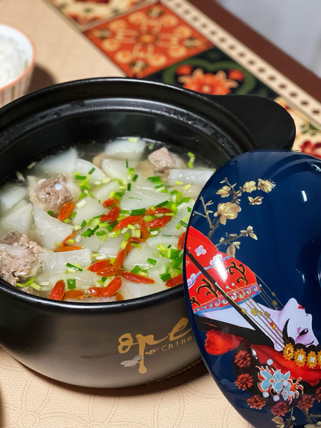 猪肋排炖白萝卜