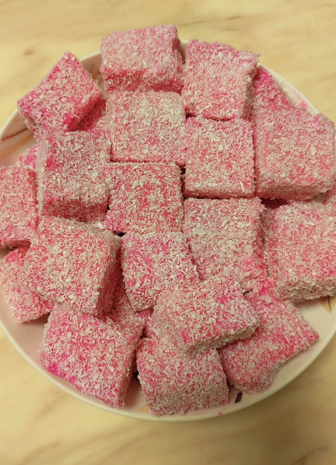 奶香软糯的火龙果椰奶冻