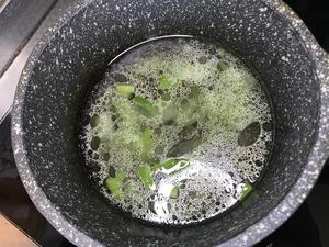 冬瓜虾滑汤面的做法 步骤4
