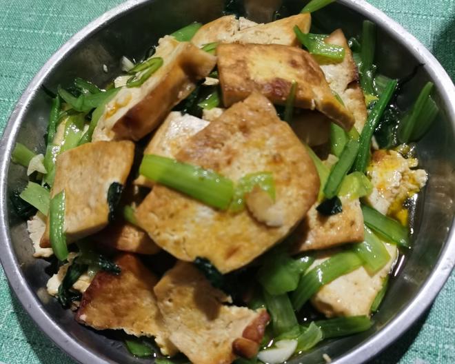 豆腐炒小白菜的做法