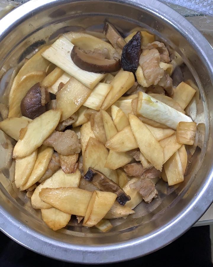 肉炒茭白