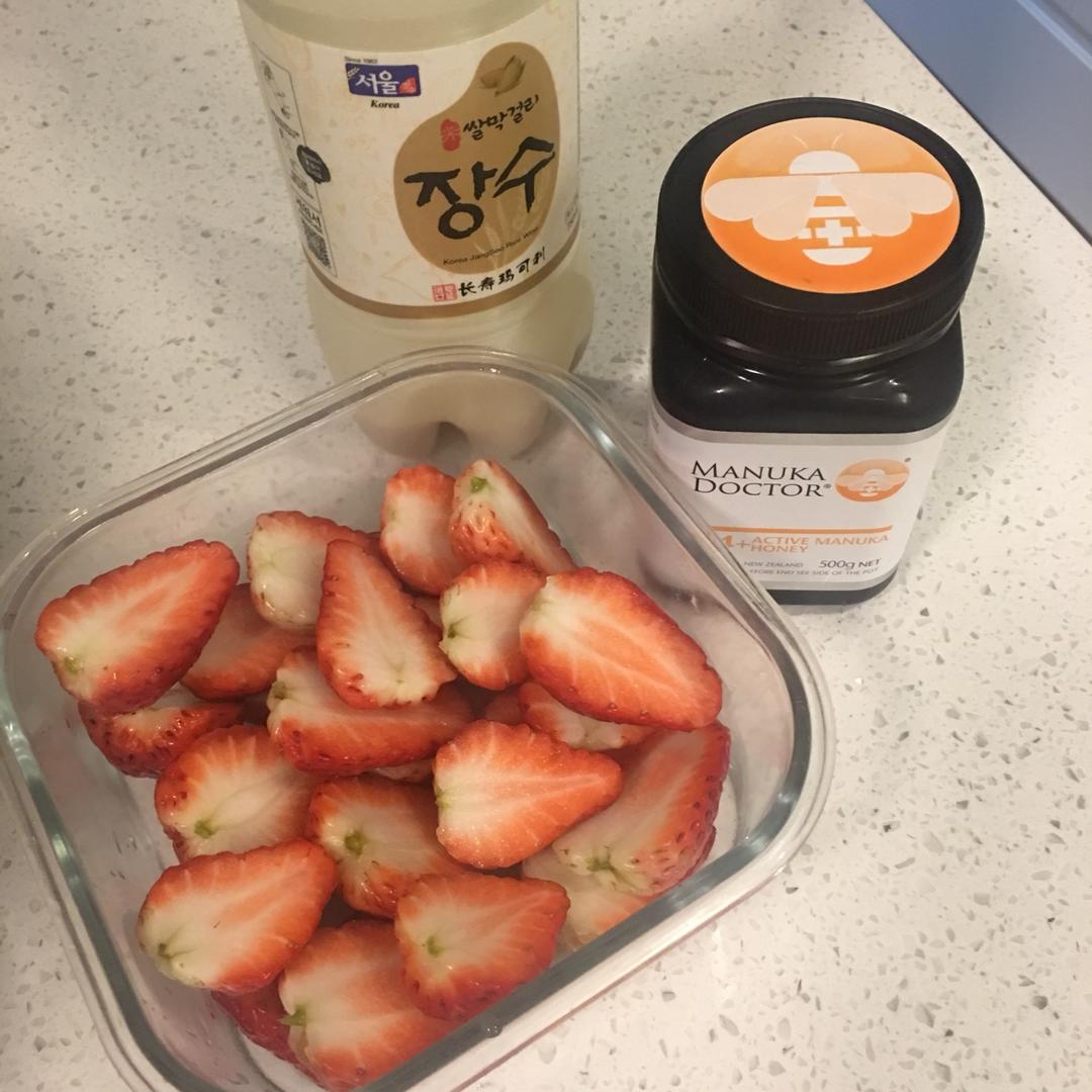 米酒薄荷蜂蜜浅渍草莓