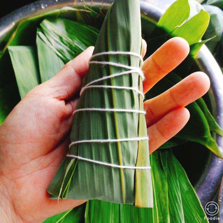 林林家做的四角长粽子的包法(有视频)