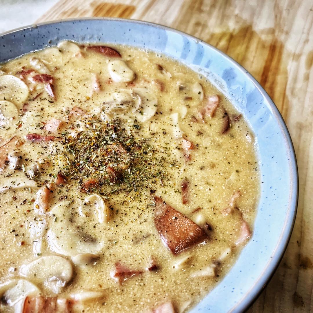 好吃到想舔盘的香浓奶油培根牛肝菌鲜虾意面酱