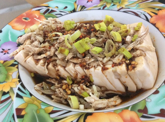 红油鸡丝嫩豆腐