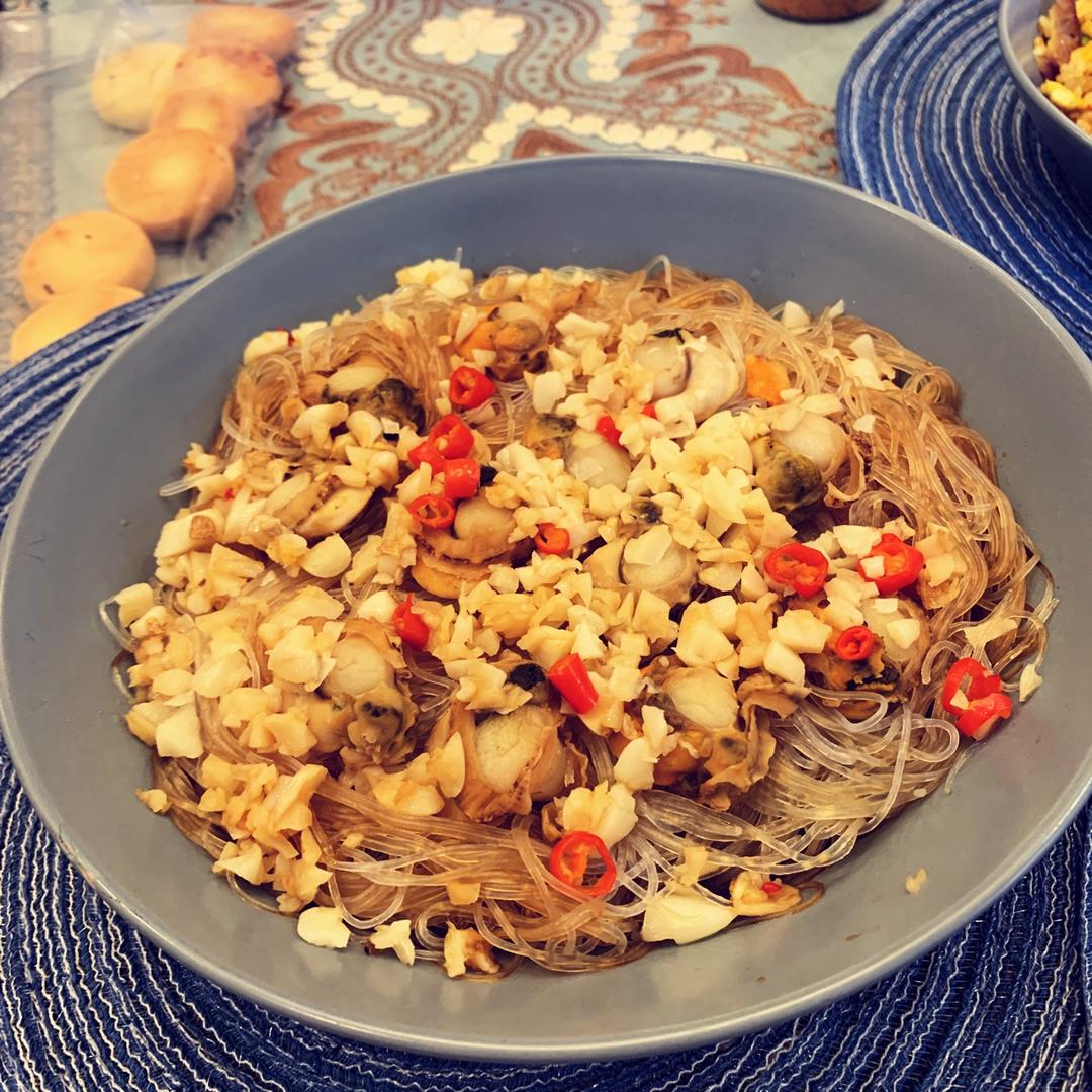 蒜蓉扇贝肉蒸粉丝