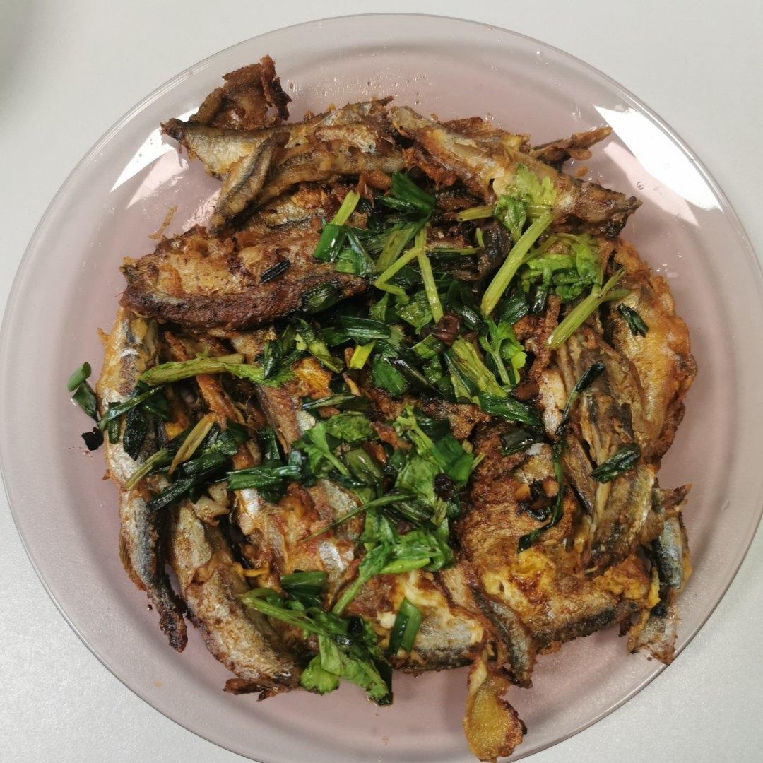 香煎多春鱼