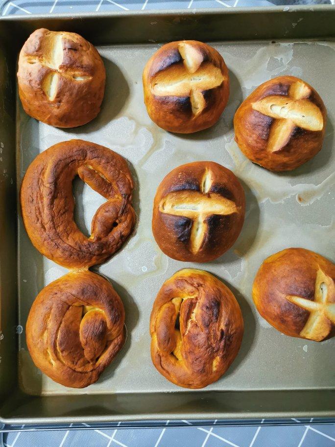 seven格子做的最详细的碱水包德国结面包布雷结面包有