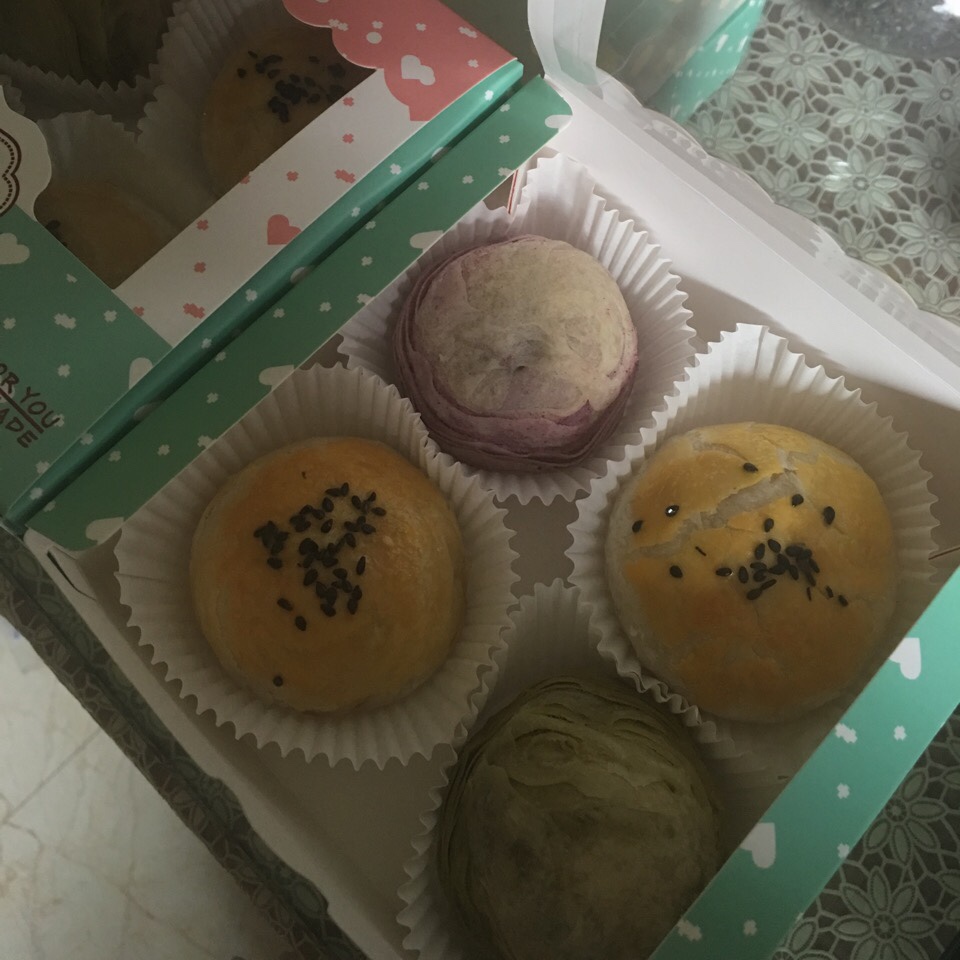 蛋黄酥~紫薯、抹茶、原味~花好月圆，中秋快乐~内附一次做六色蛋黄酥方法~