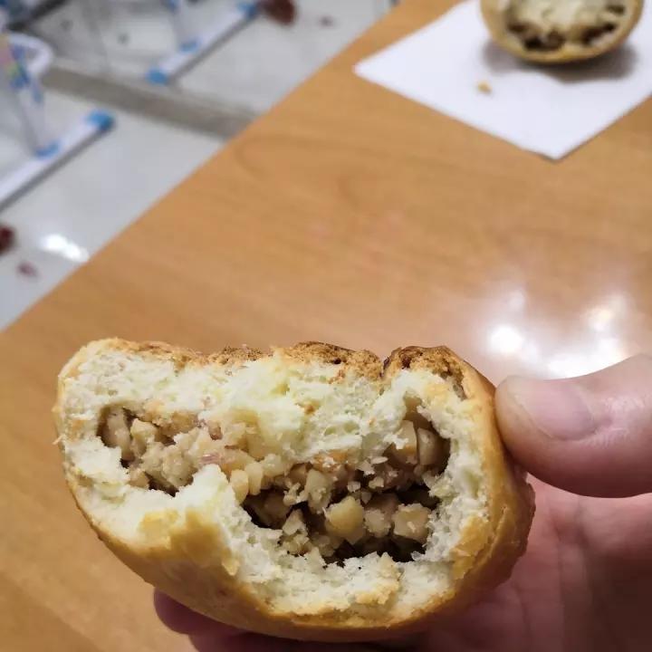 花生馅喷香小面包