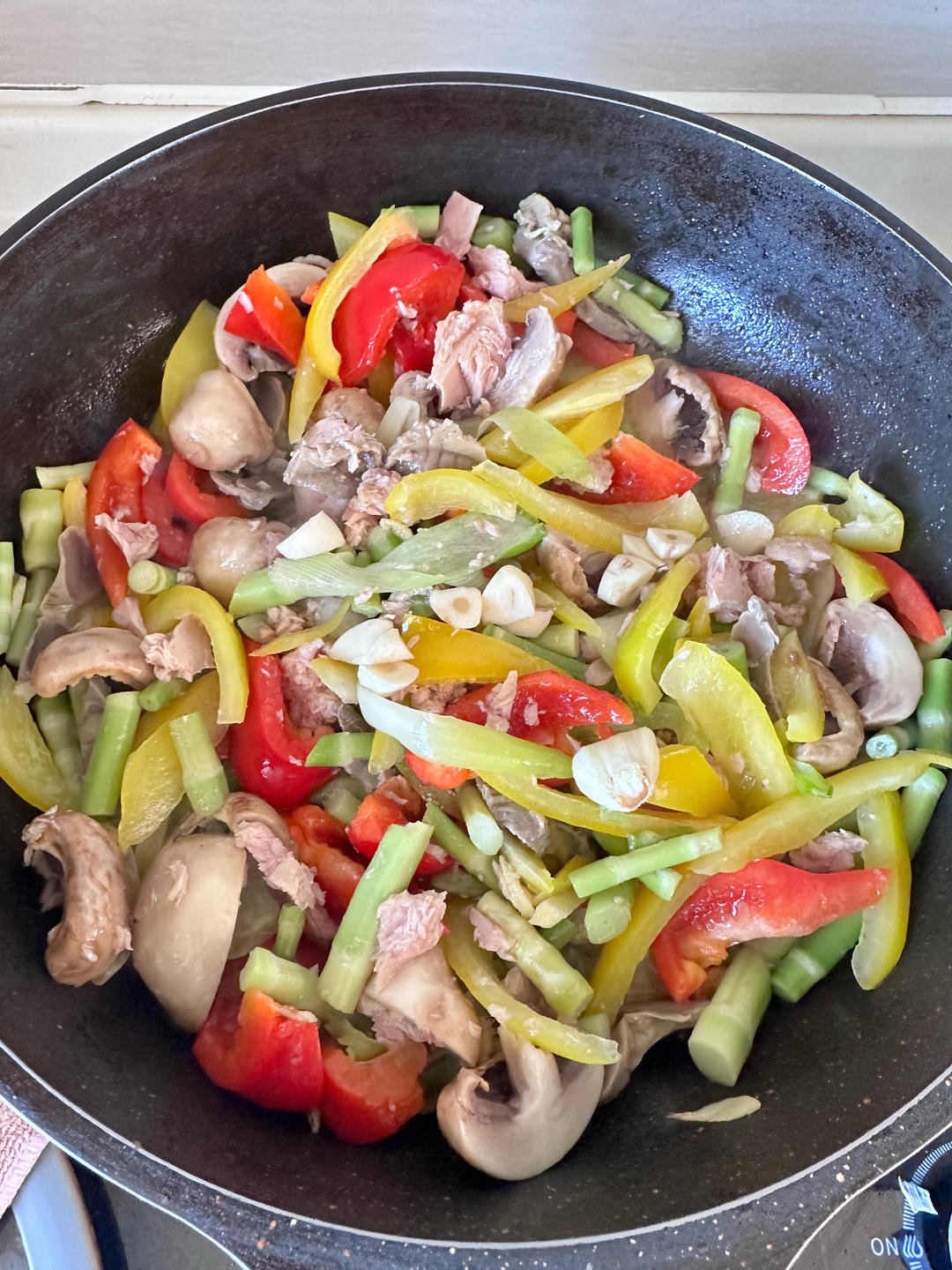 金枪鱼罐头炒蔬菜