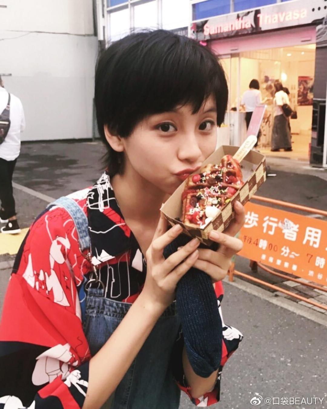 吃遍世界的黑洞君