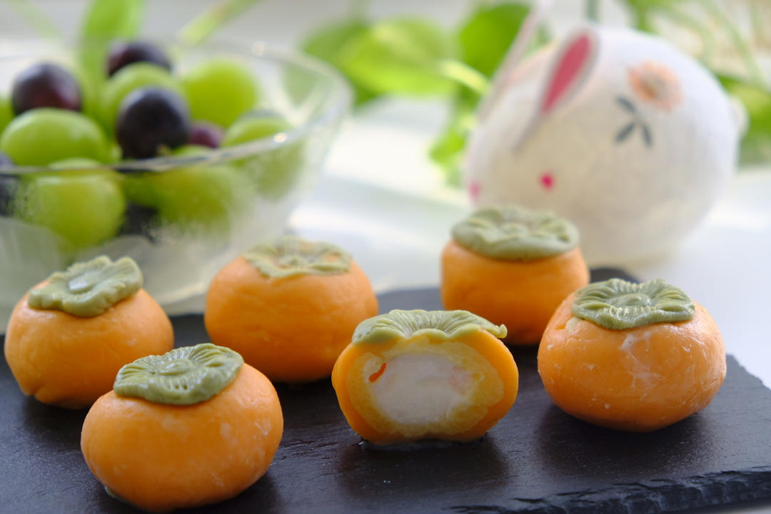 迷你水晶柿子酸奶流心冰皮月饼