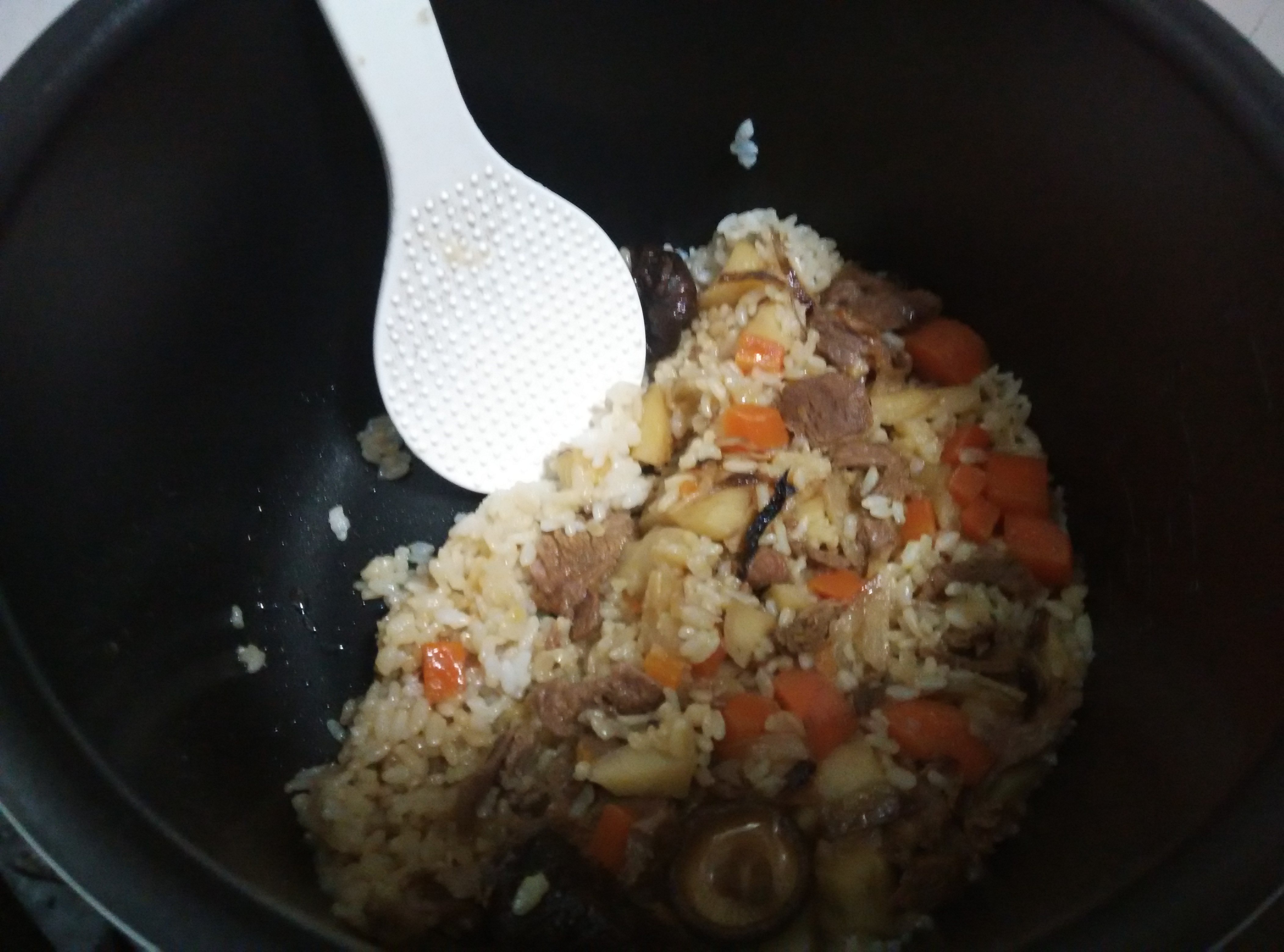 喷香羊肉焖饭