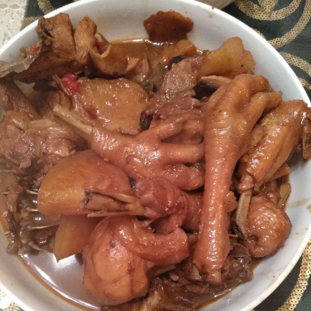 香菇土豆炖鸡块