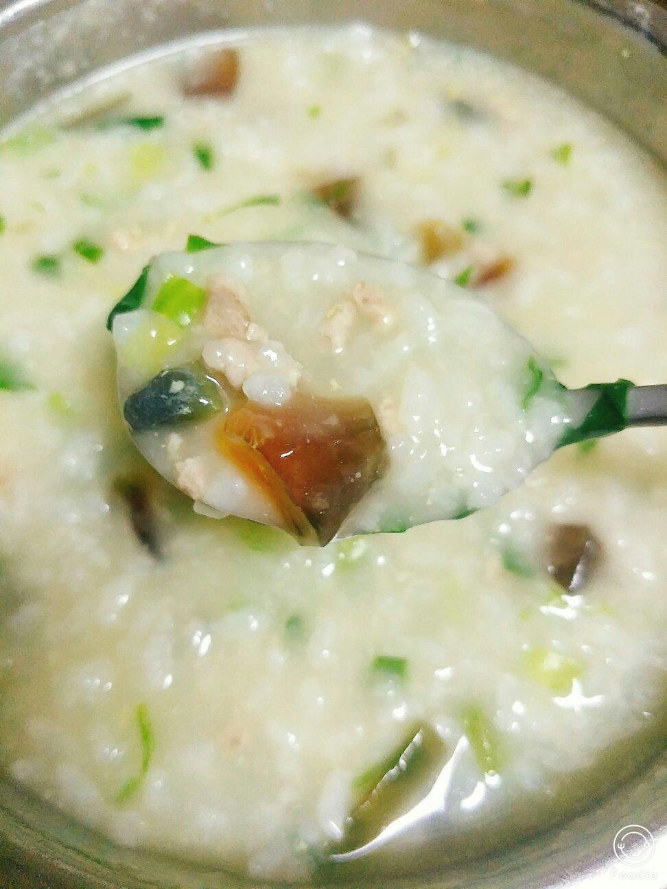 皮蛋瘦肉粥(2人份)