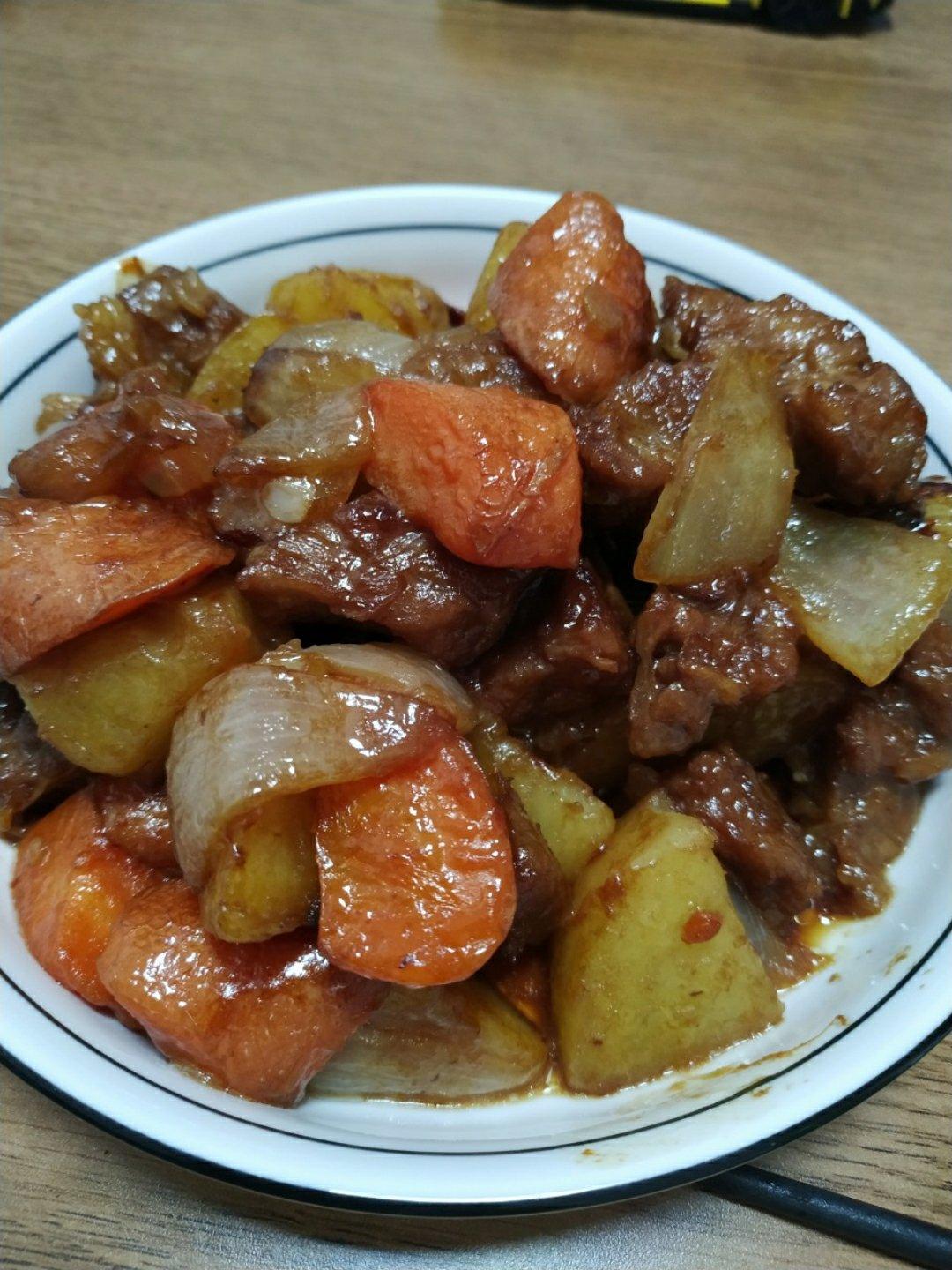 胡萝卜土豆烧牛腩