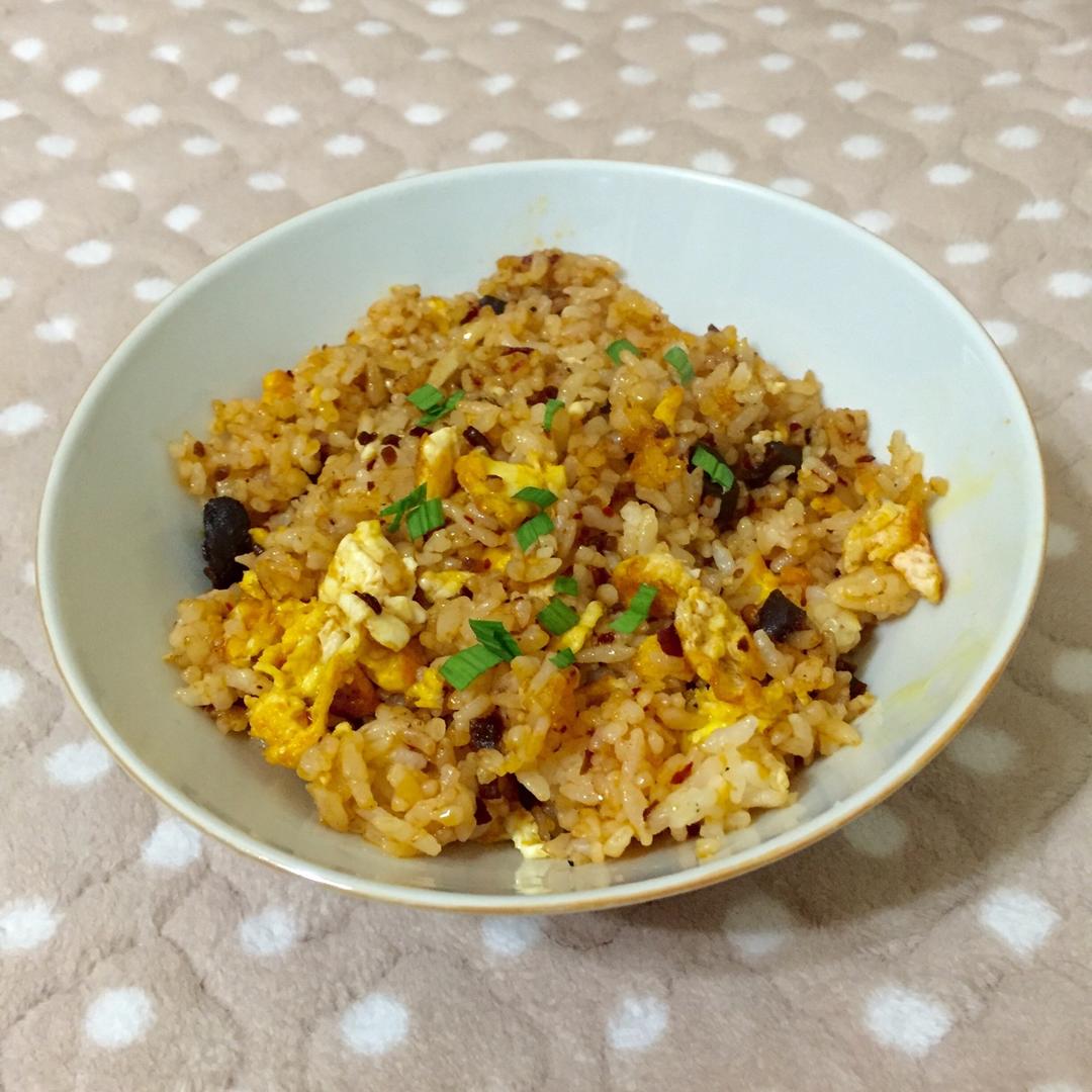 虞_美人做的葱油蛋炒饭