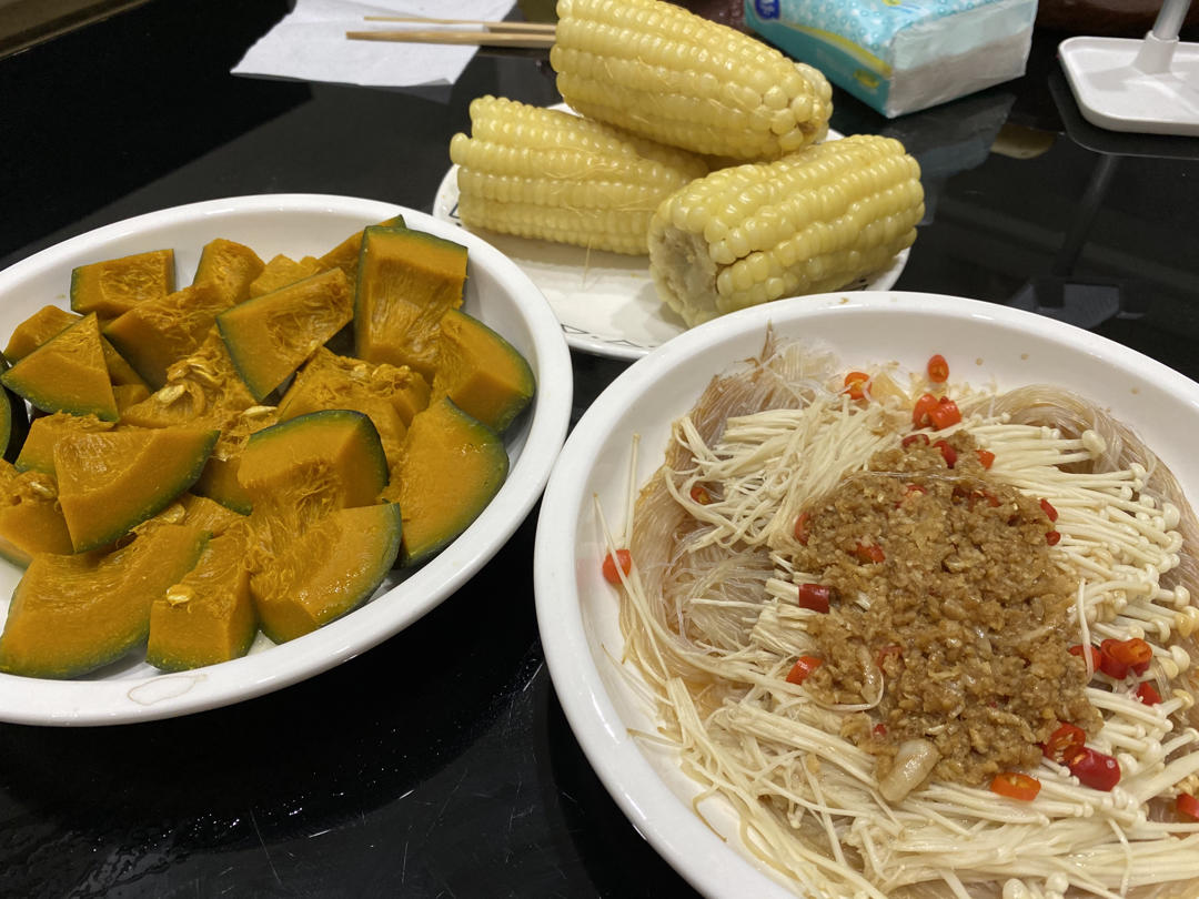 蒜蓉蒸金针菇粉丝（小心上瘾）