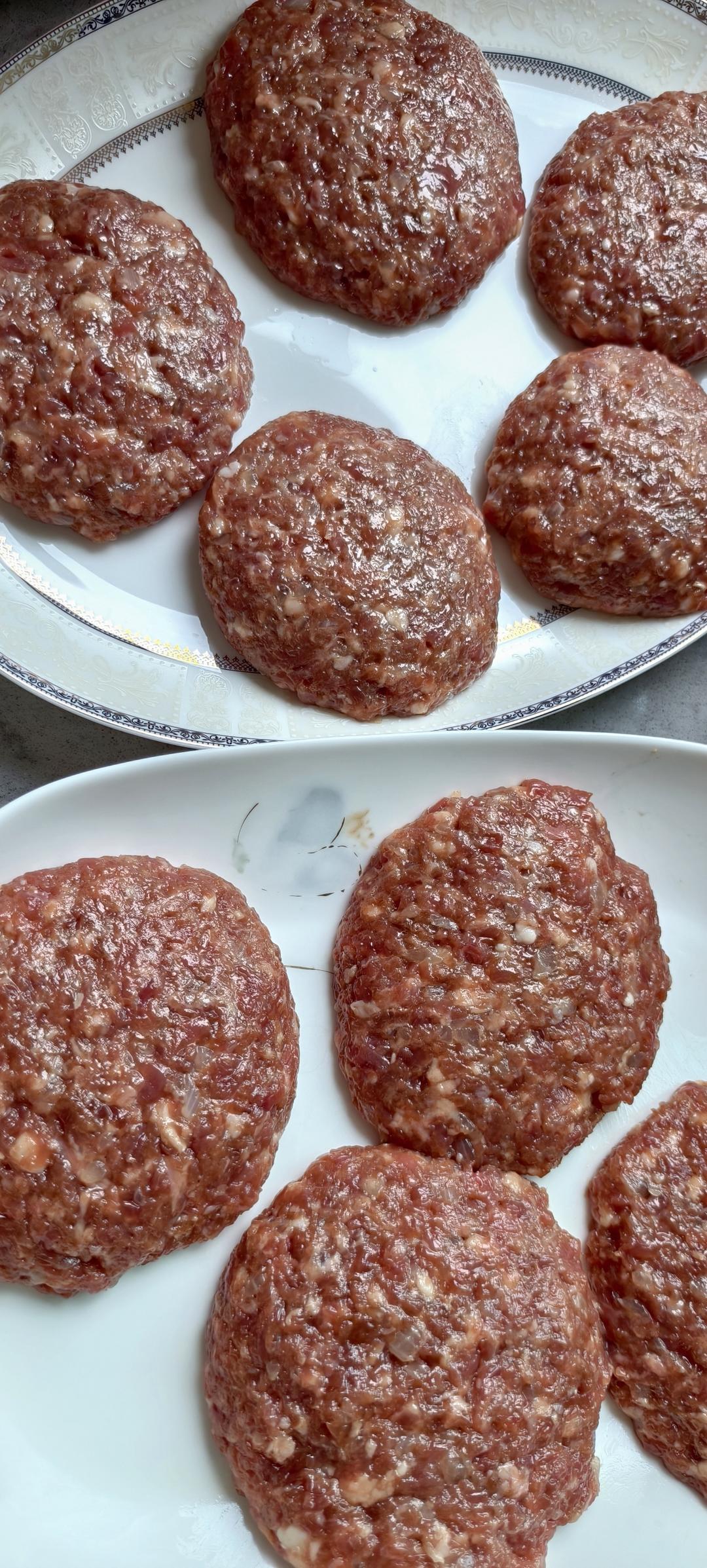 牛肉饼（汉堡夹心）