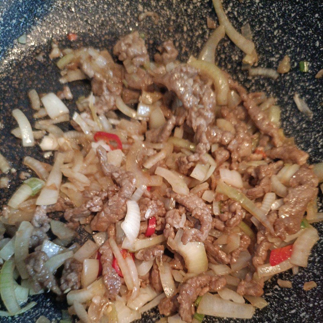 老少皆宜的一道“青椒洋葱爆炒牛肉”