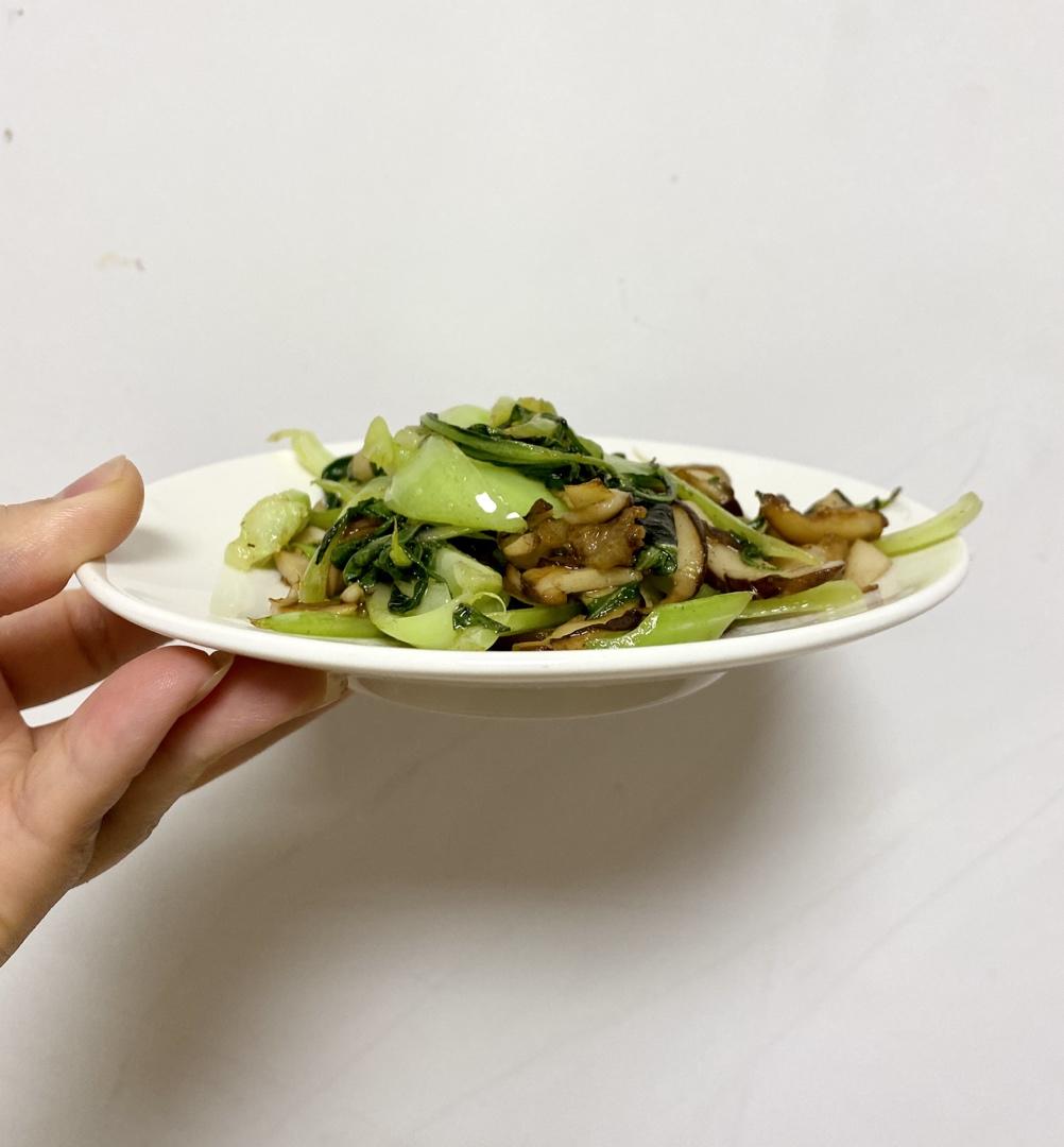 老丁的私房菜-香菇炒油菜