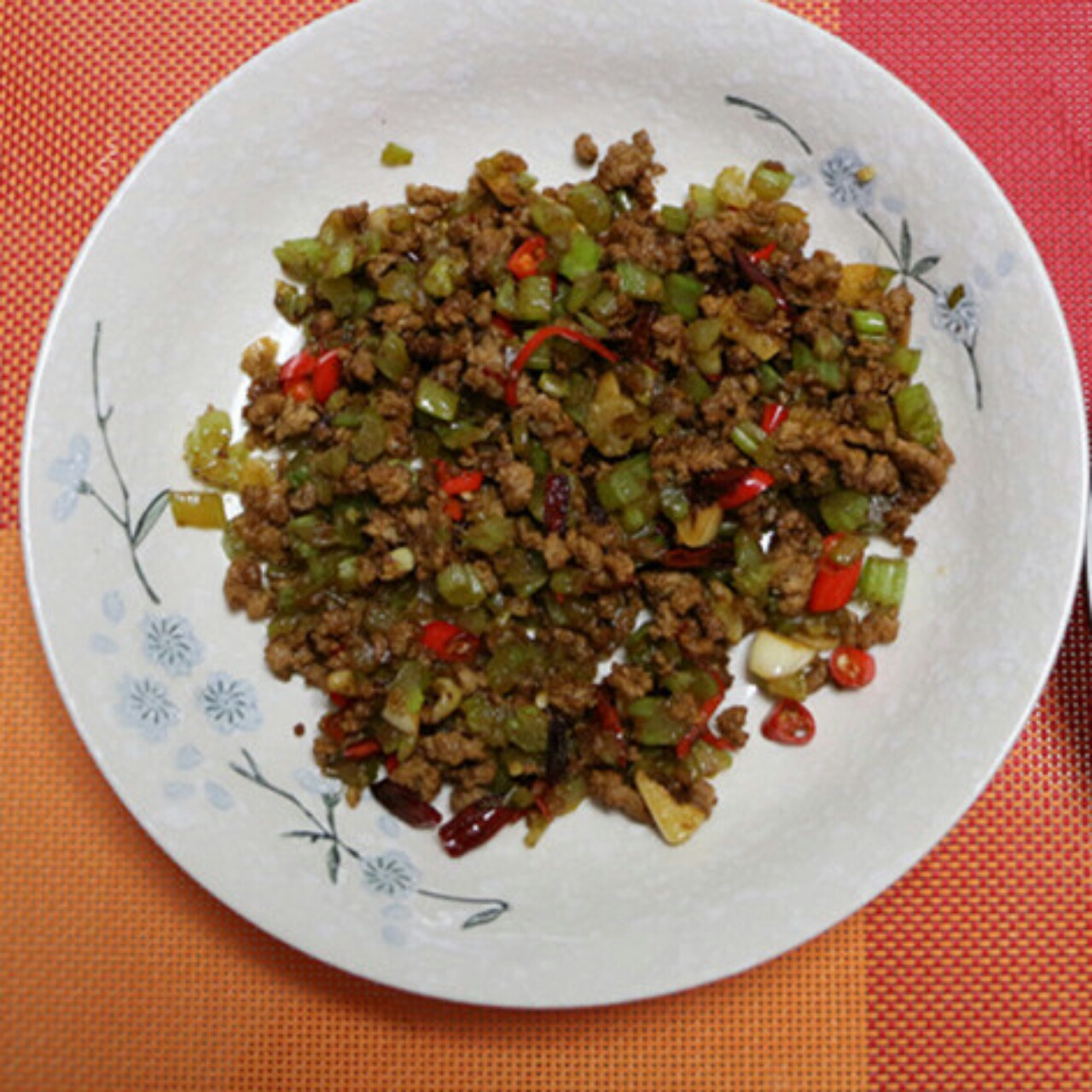 芹菜牛肉末「下饭神器」